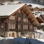 Haus Gerbi アパート *